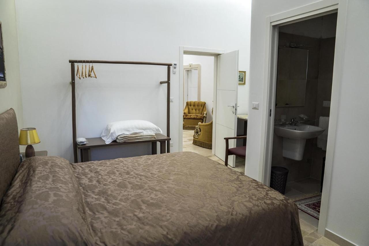 B&B Conte Cavour Барлета Екстериор снимка